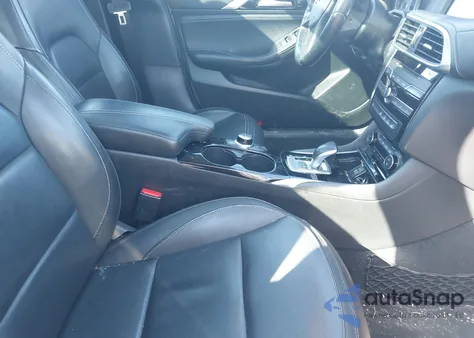 2017 Infiniti Qx30 Premium z USA, uszkodzony, nr VIN SJKCH5CR5HA030613